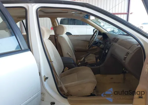 1995 Nissan Maxima Gle/Gxe/Se z USA, uszkodzony, nr VIN JN1CA21D0ST666397